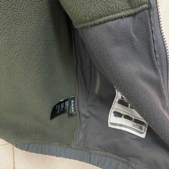 Kids medium fleece zip up - Picture 2 of 3